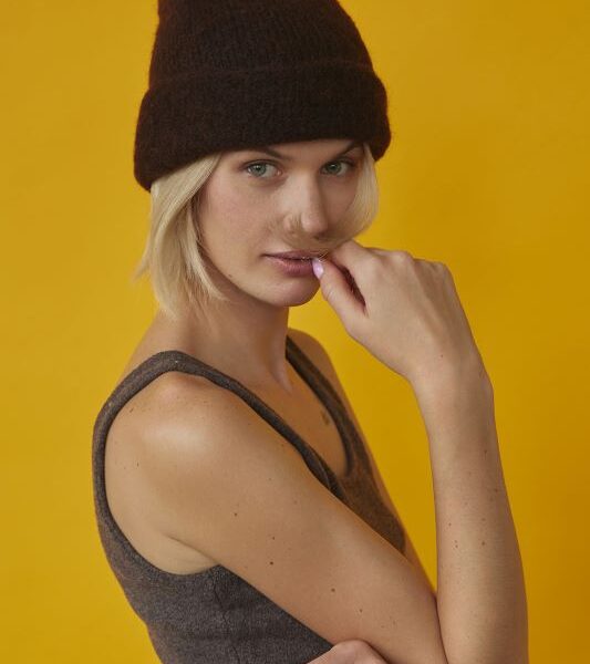 Czapka beanie w kolorze czekolady