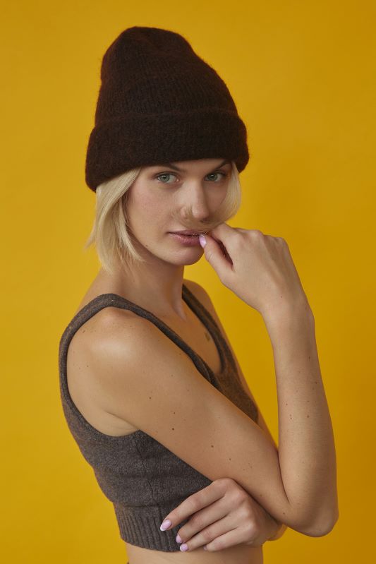 Czapka beanie w kolorze czekolady