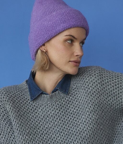 czapka w kolorze jasnego fioletu